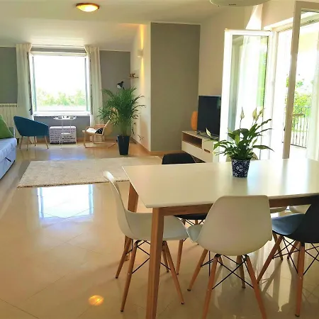Holiday With Private Pool Surrounded With Nature Ferienhaus