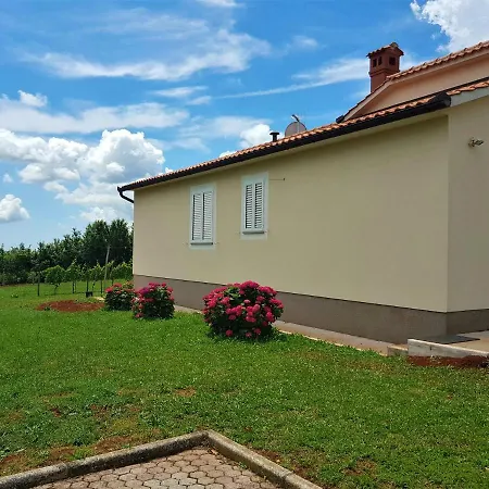 Holiday With Private Pool Surrounded With Nature Ferienhaus Barban