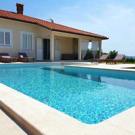 Ferienhaus Holiday With Private Pool Surrounded With Nature